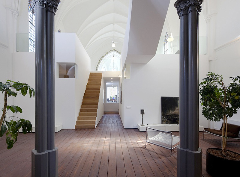 Illustration for article titled Beautiful Churches That Have Been Converted into Secular Buildings